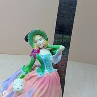 1939 Royal Doulton Autumn Breezes Figurine