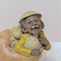 1983 Tom Clark Sandy Shell Sculpture – Vintage Cairn Studio Gnomeworld Figurine