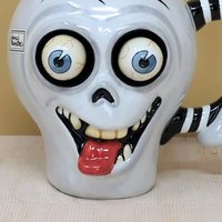 2002 Dept 56 Google Eye Skull Mug