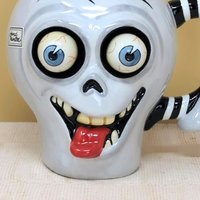 2002 Dept 56 Google Eye Skull Mug