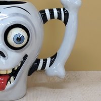 2002 Dept 56: Google Eye Skull – Kitsch Spooky Entertaining