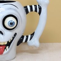 2002 Dept 56 Google Eye Skull Mug