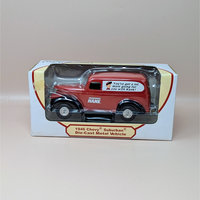 2001 ERTL 1946 Chevy Suburban Hardware Hank Die Cast Bank