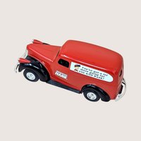 2001 ERTL 1946 Chevy Suburban Hardware Hank Die Cast Bank