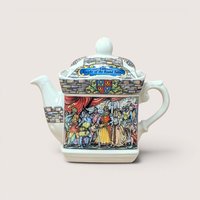 Vintage 1990s Sadler British porcelain teapot featuring colorful illustrations of King Arthur's Camelot and Sir Lancelot.