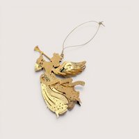 Intricate 1999 Danbury Mint gold plated Christmas ornament featuring a herald angel with a horn