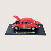 Vintage Road Tough 1967 Volkswagen Beetle: 1/18 Diecast Model