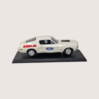 Maisto White 1968 Ford Mustang GT Cobra Jet Die Cast Car