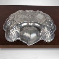 Wilton Armetale Pewter Serving Bowl: Timeless Elegance for Entertaining