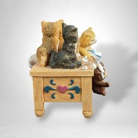 Vintage Cats San Francisco Music Box: Melodic Feline Charm