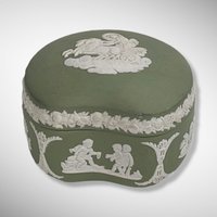 Wedgwood Green Jasperware Trinket Box (Vintage)
