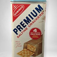 Vintage Nabisco Premium Saltine Crackers Tin - Retro Kitchen Collectible