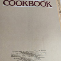 Delightful Dining: 1979 Pillsbury Kitchen's Cookbook