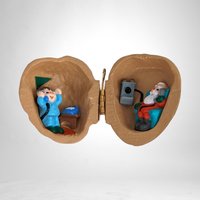 1990 Hallmark Keepsake Nutshell Chat Ornament: Miniature Holiday Magic