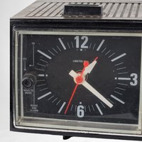 Vintage General Electric Clock Radio