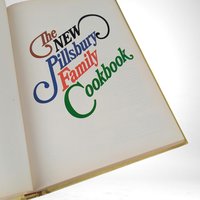 Vintage 1974 The New Pillsbury Family Cookbook - Hardcover, Classic Recipes, Retro Kitchen Decor