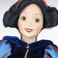 Vintage Franklin Mint Ashton Drake Snow White Porcelain Doll | Disney Collectible | 13" Doll with Stand