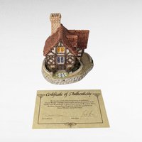 1993 David Winter Cottage "The Hall" | with COA and Original Box | Vintage Collectible