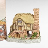 1993 David Winter Whileaway Cottage, Hand Made Village Figure, Collectible English Cottage Decor, Gift for Miniature Collectors, 4 inches