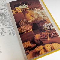 1979 Pillsbury Kitchens' Family Cookbook, Hardcover, 640 Pages, Vintage Recipe Book, Nutritional Information, Bake Off Recipes