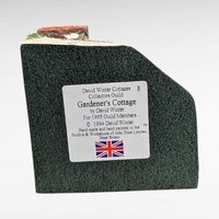 Vintage 1994 David Winter Gardener's Cottage, Corner Piece,  English Village Collection, Miniature House