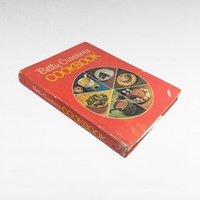 Vintage 1972 Betty Crocker's Cookbook, Hardcover Red Pie Edition, Classic American Recipes, Housewarming Gift