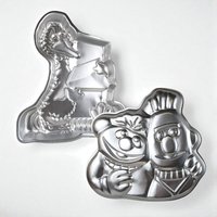 Vintage Sesame Street Cake Pans, 1978 Big Bird, 1977 Bert and Ernie, Wilton Cake Pans, Kids Birthday, Retro Baking, Nostalgic Kitchen