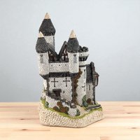 David Winter Macbeth's Castle: Vintage 1988 Scottish Collection Figurine