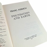 1986 "Foundation and Earth" Softcover: Isaac Asimov, Vintage Sci-Fi Novel