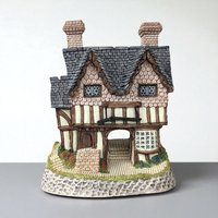 1987 David Winter Gunsmiths Cottage