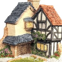 1994 David Winter 15 Lawnside Road Corner Figurine