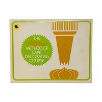 1977 "The Wilton Method of Cake Decorating Course" Softcover Book