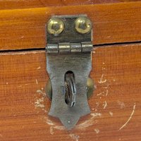 Mid-Century Minimalist Wooden Keepsake Box