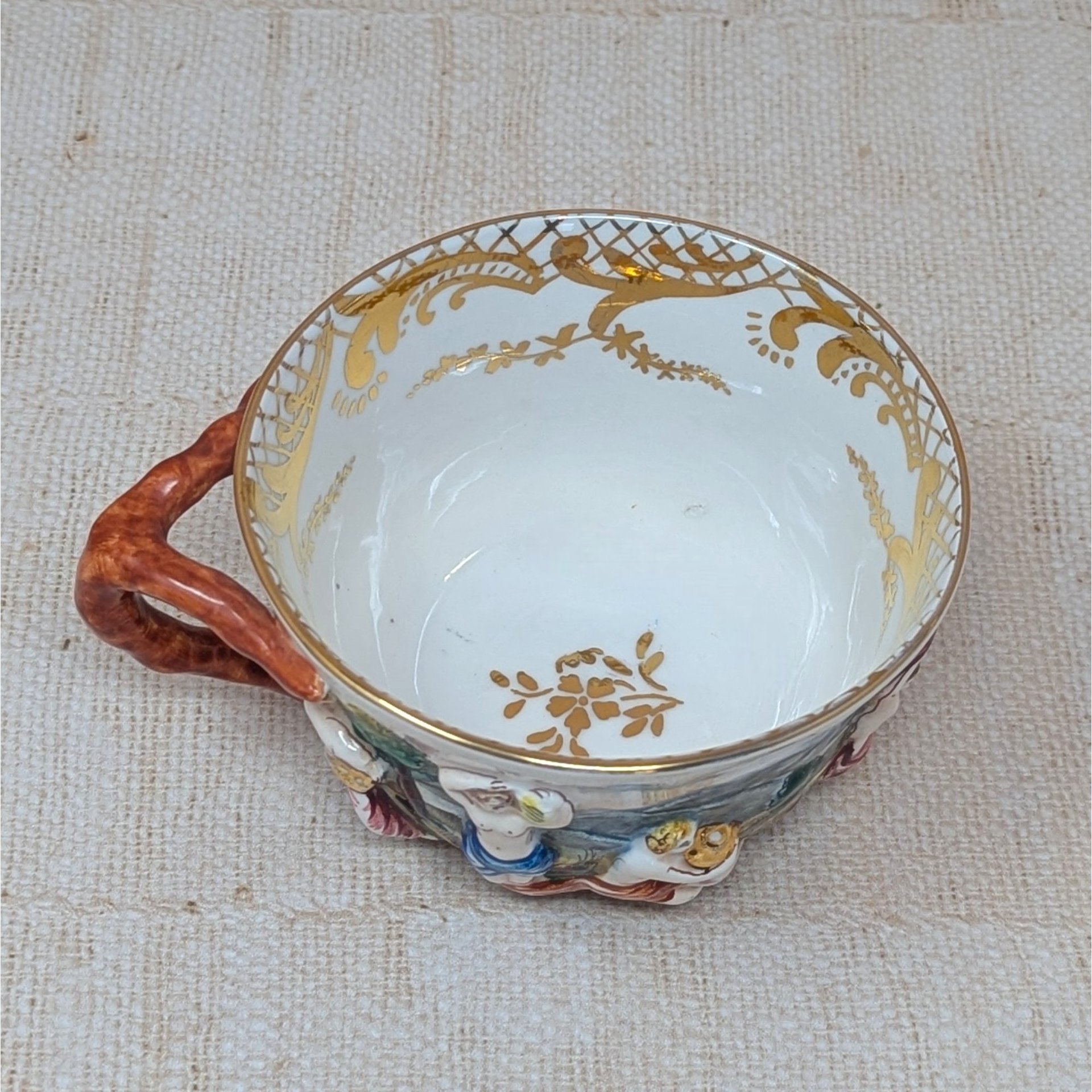 Mid-Century Capodimonte Artistic Cup & Saucer – Italian Relief Porcelain