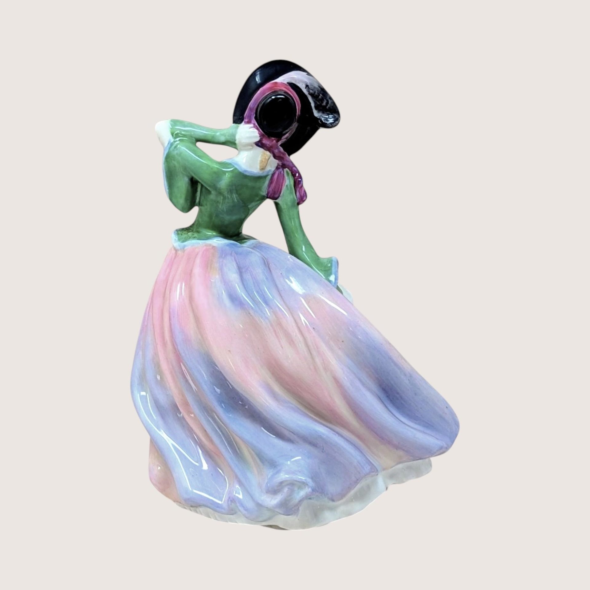1939 Royal Doulton Autumn Breezes Figurine
