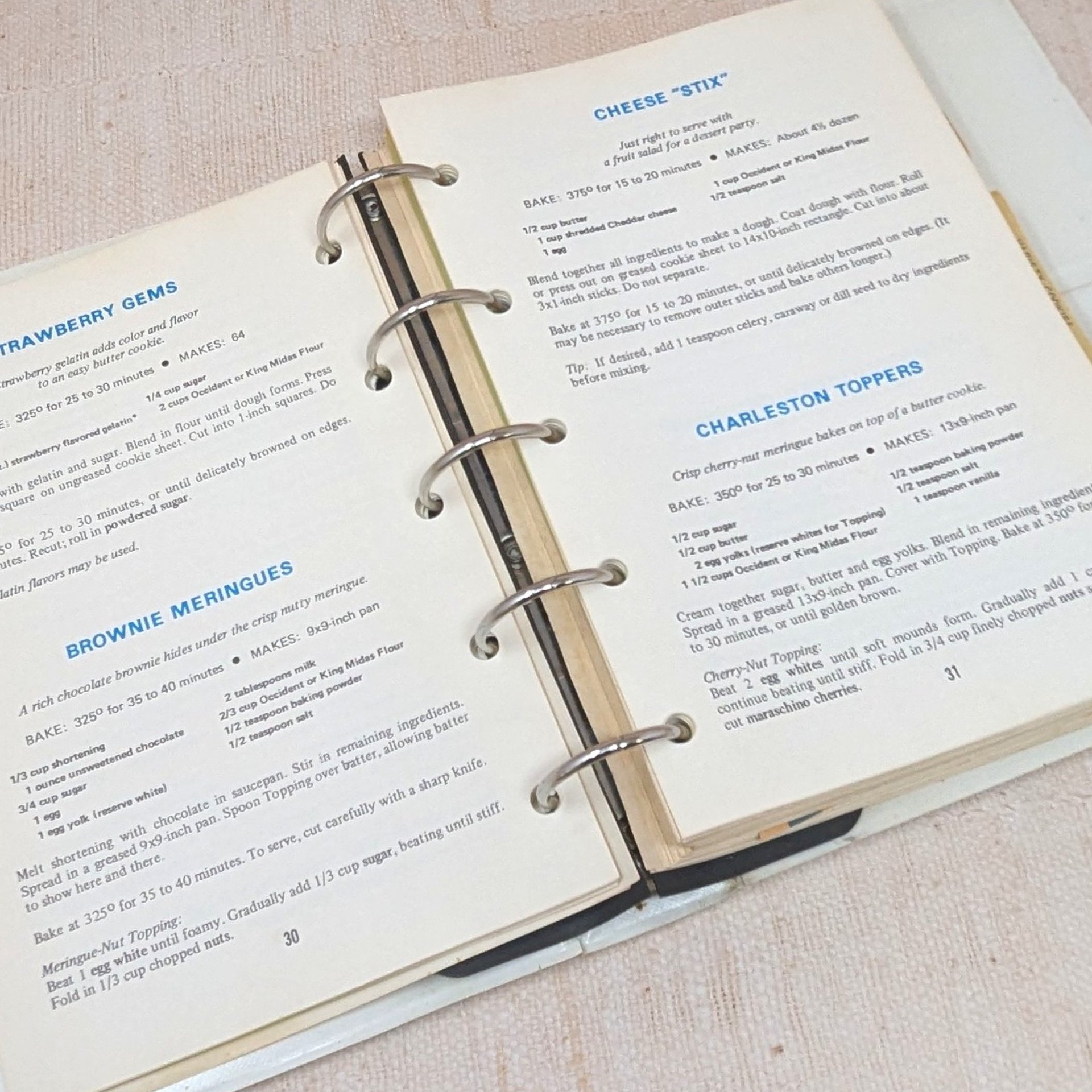 Vintage Occident & King Midas Collector's Bake Book – 1970s Milling