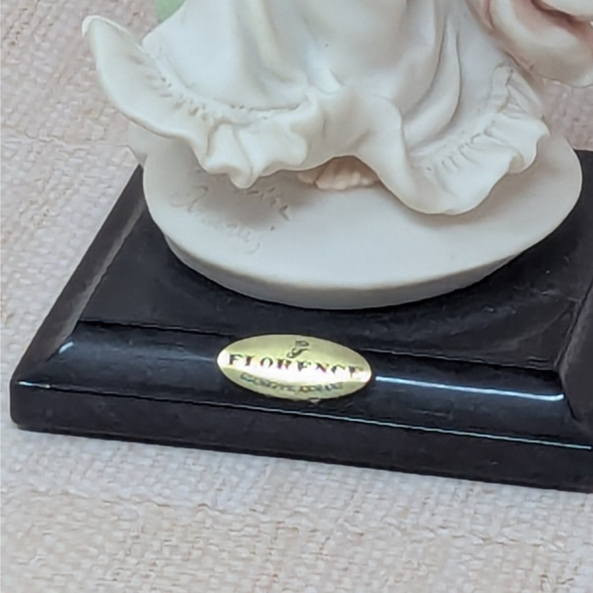 1999 Giuseppe Armani Rosette Figurine: Mother's Day