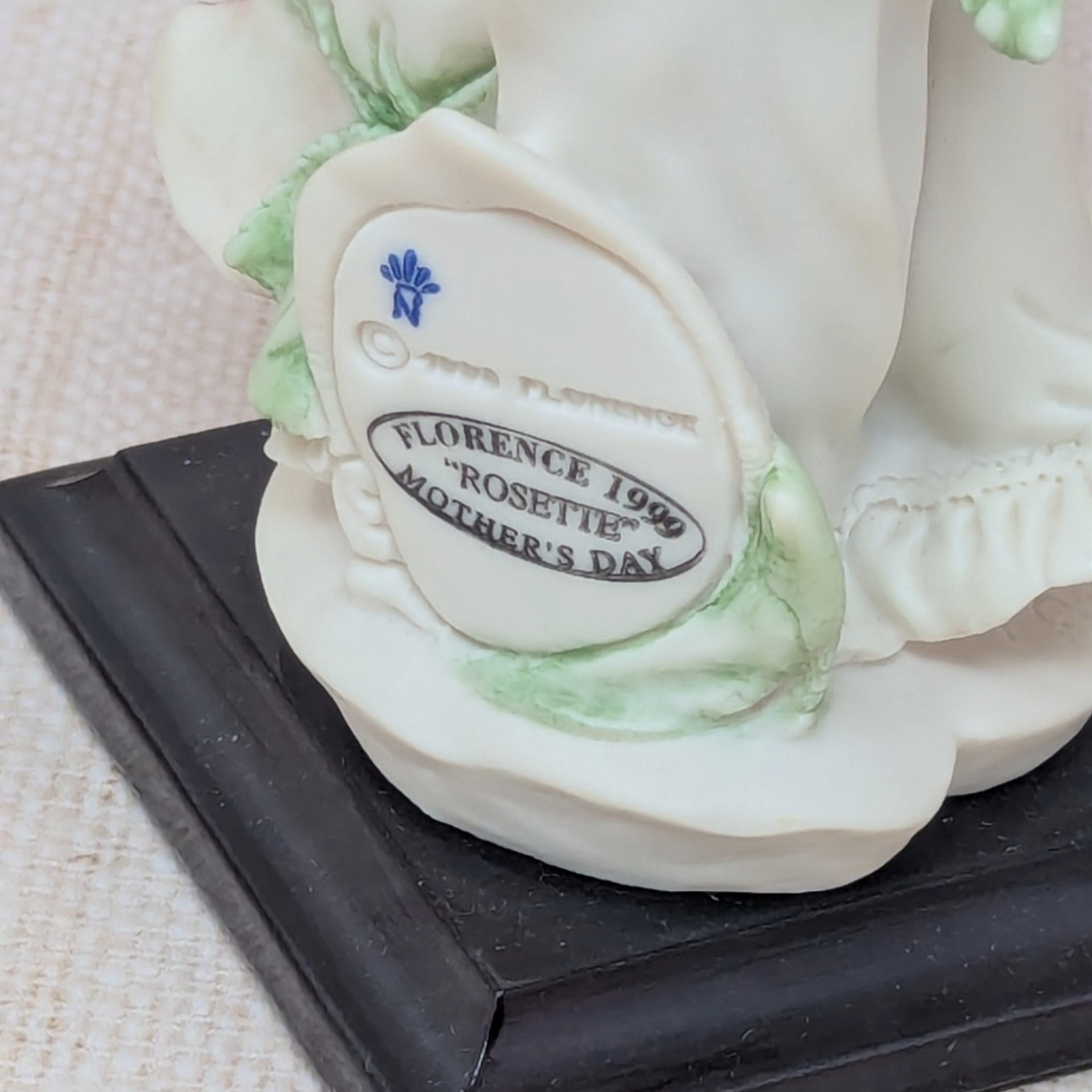 1999 Giuseppe Armani Rosette Figurine: Mother's Day