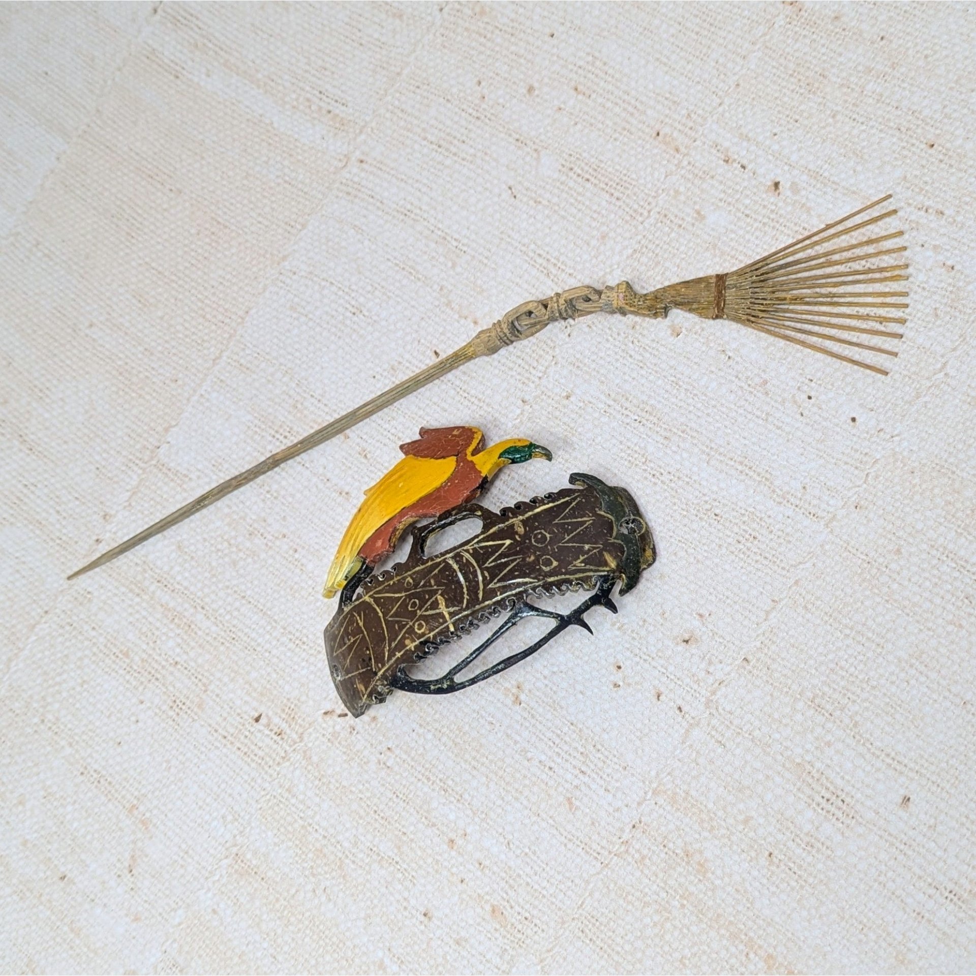 Vintage Hand-Carved Wood Bird Hair Slide – Bird of Paradise Boho Hair Pin