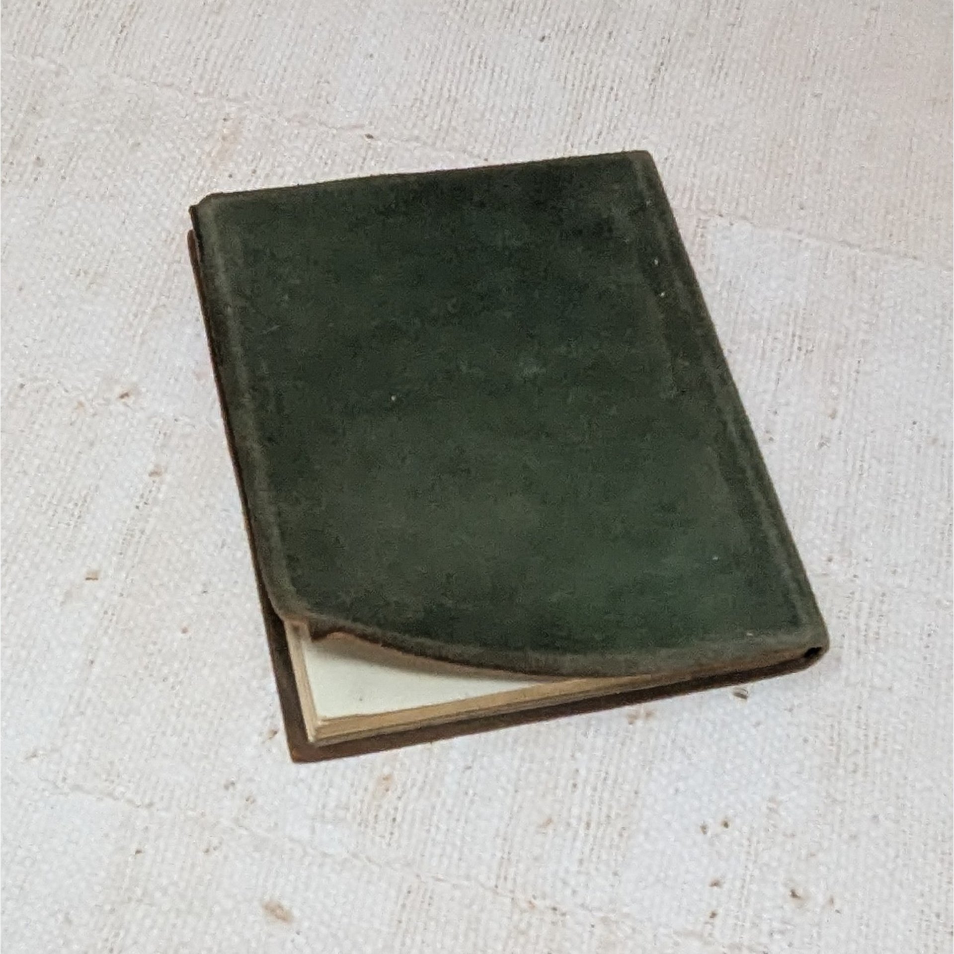 1904 Shakespeare Birthday Book – "Happy Days" Leather-Bound Edwardian Archive