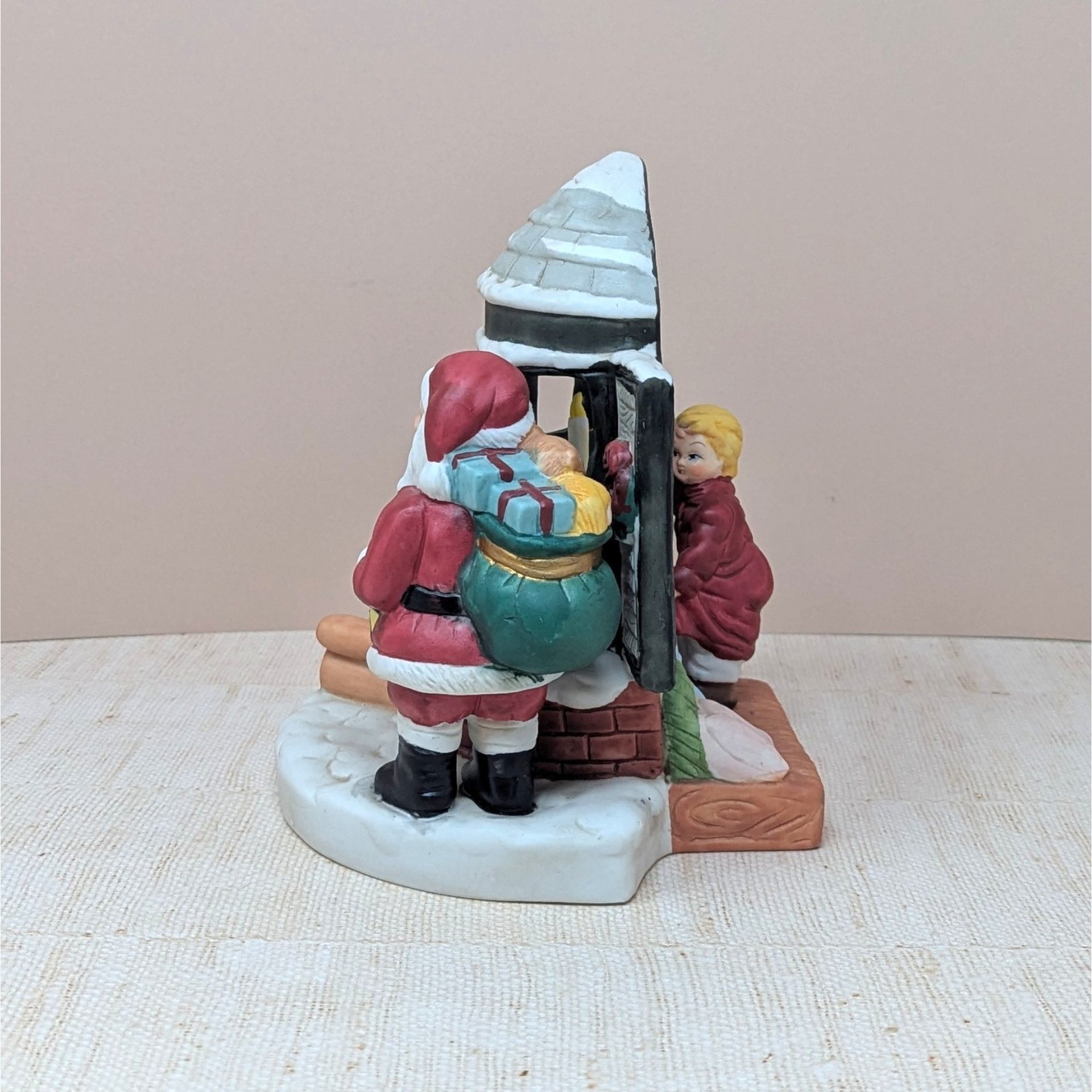 1980s Midwest Santa at Window Music Box – Holiday Decor