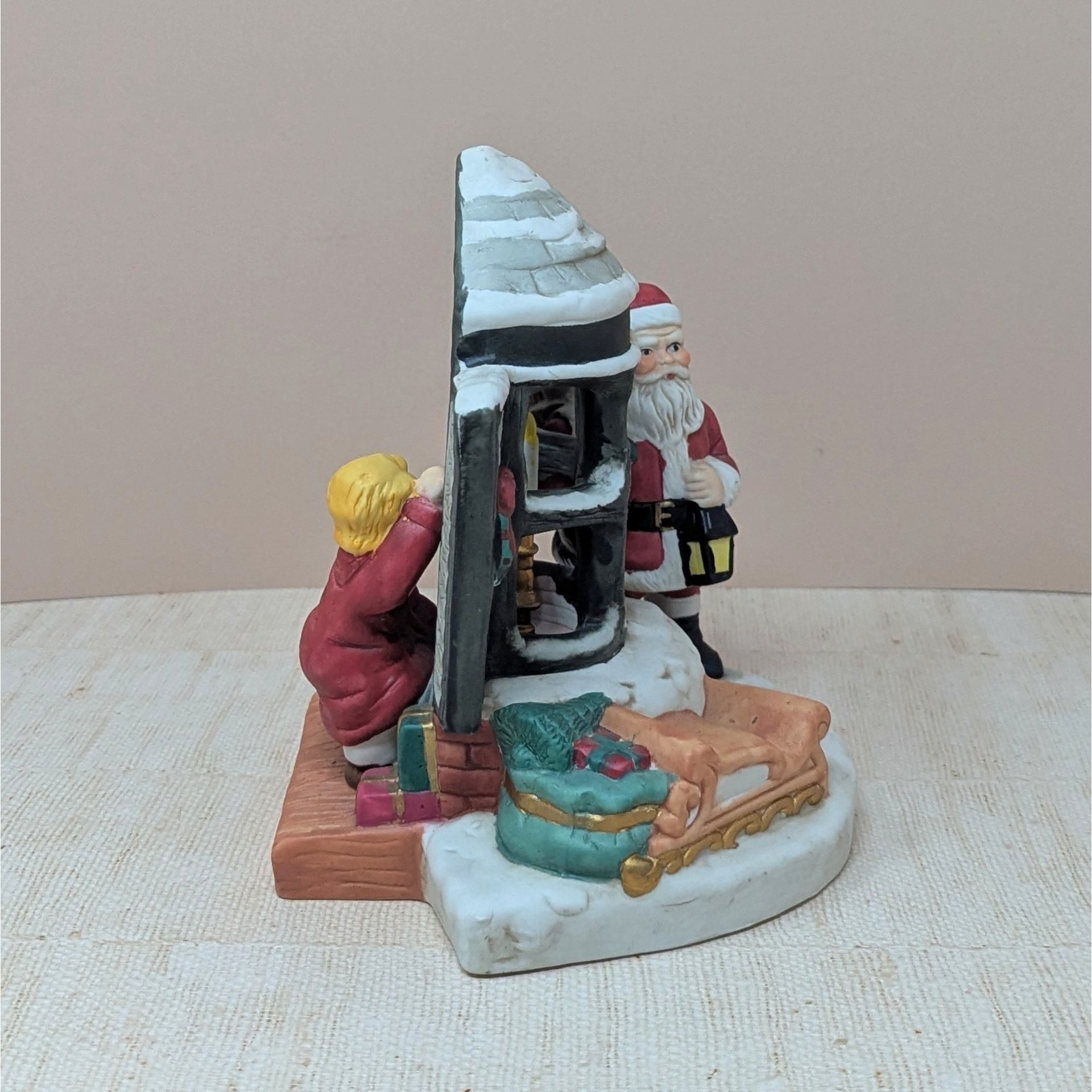 1980s Midwest Santa at Window Music Box – Holiday Decor
