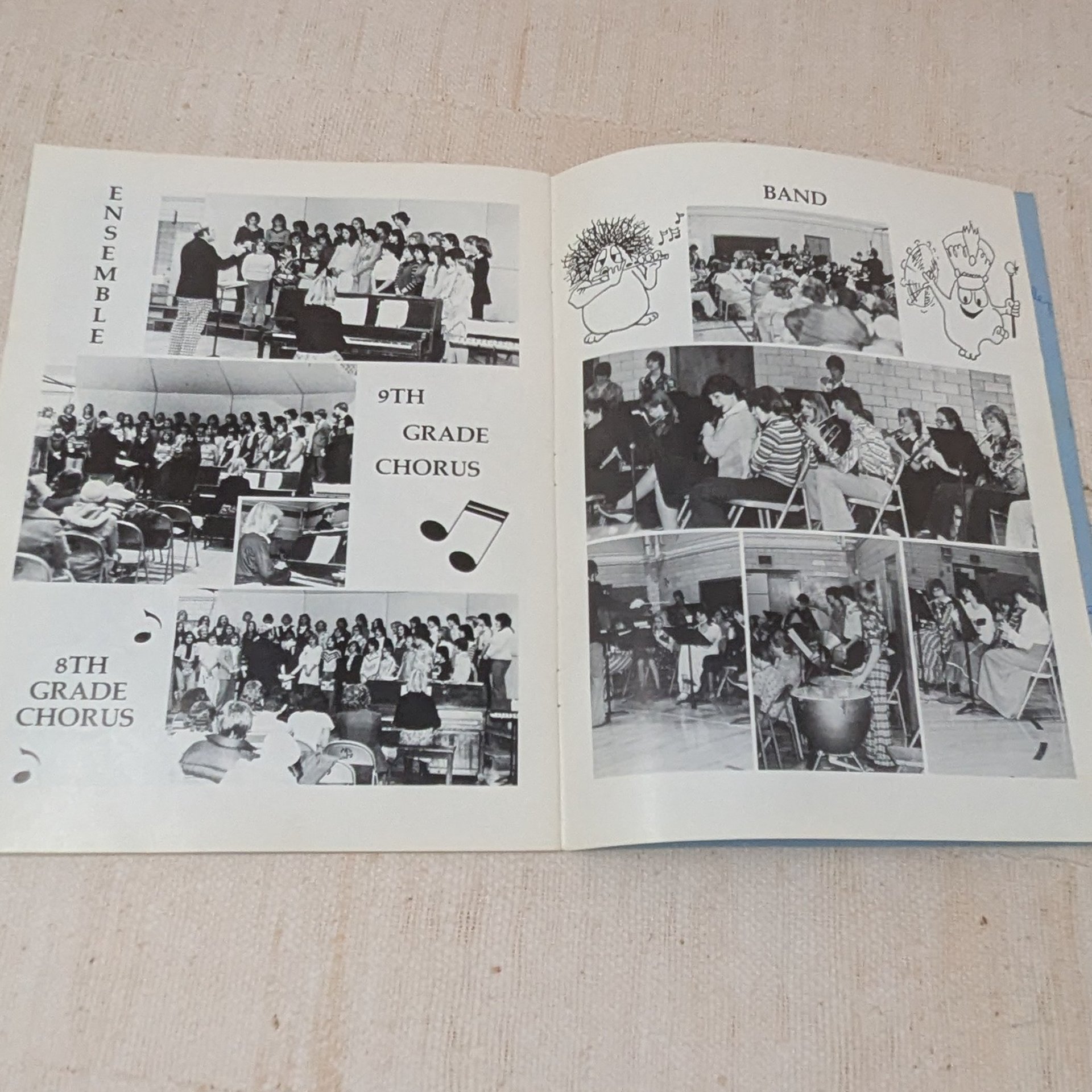 1977-1978 Mounds Park Junior High School Yearbook, Softcover – Vintage St. Paul Minnesota Ephemera