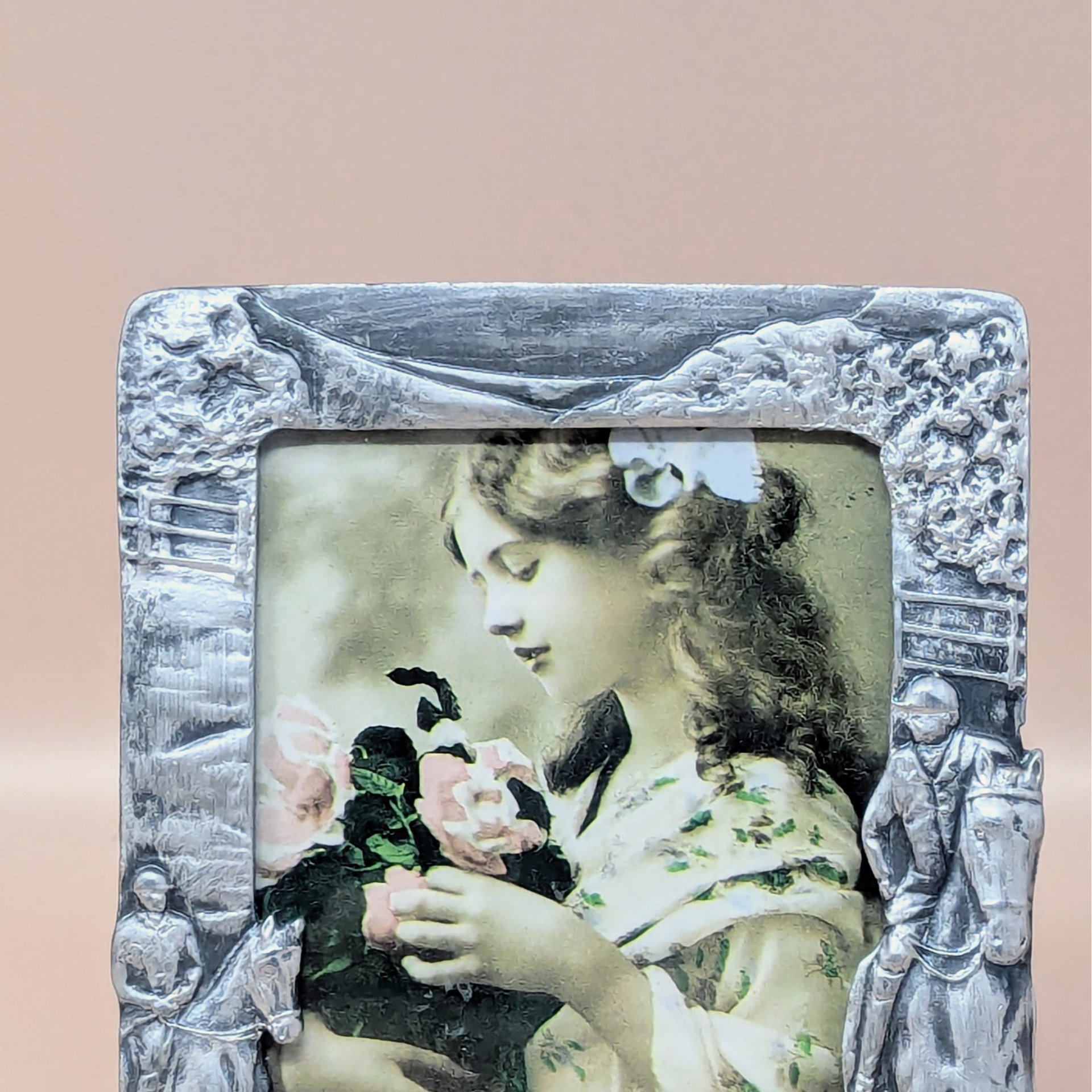 Sporting Collection: Fox Hunt Equestrian Frame – High-Relief Cast Metal