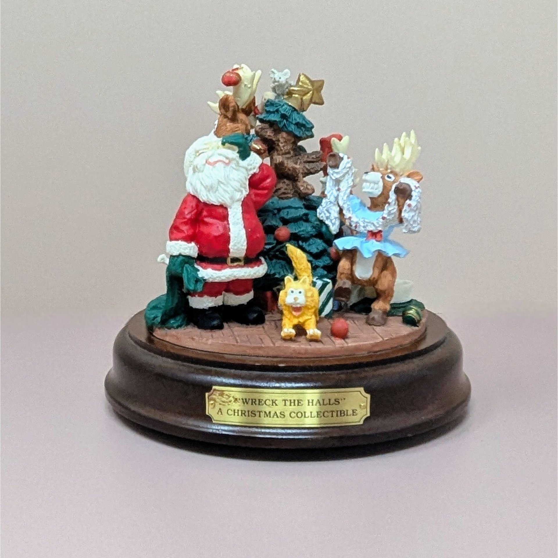 House of Lloyd Wreck the Halls – Vintage Musical Holiday Figurine