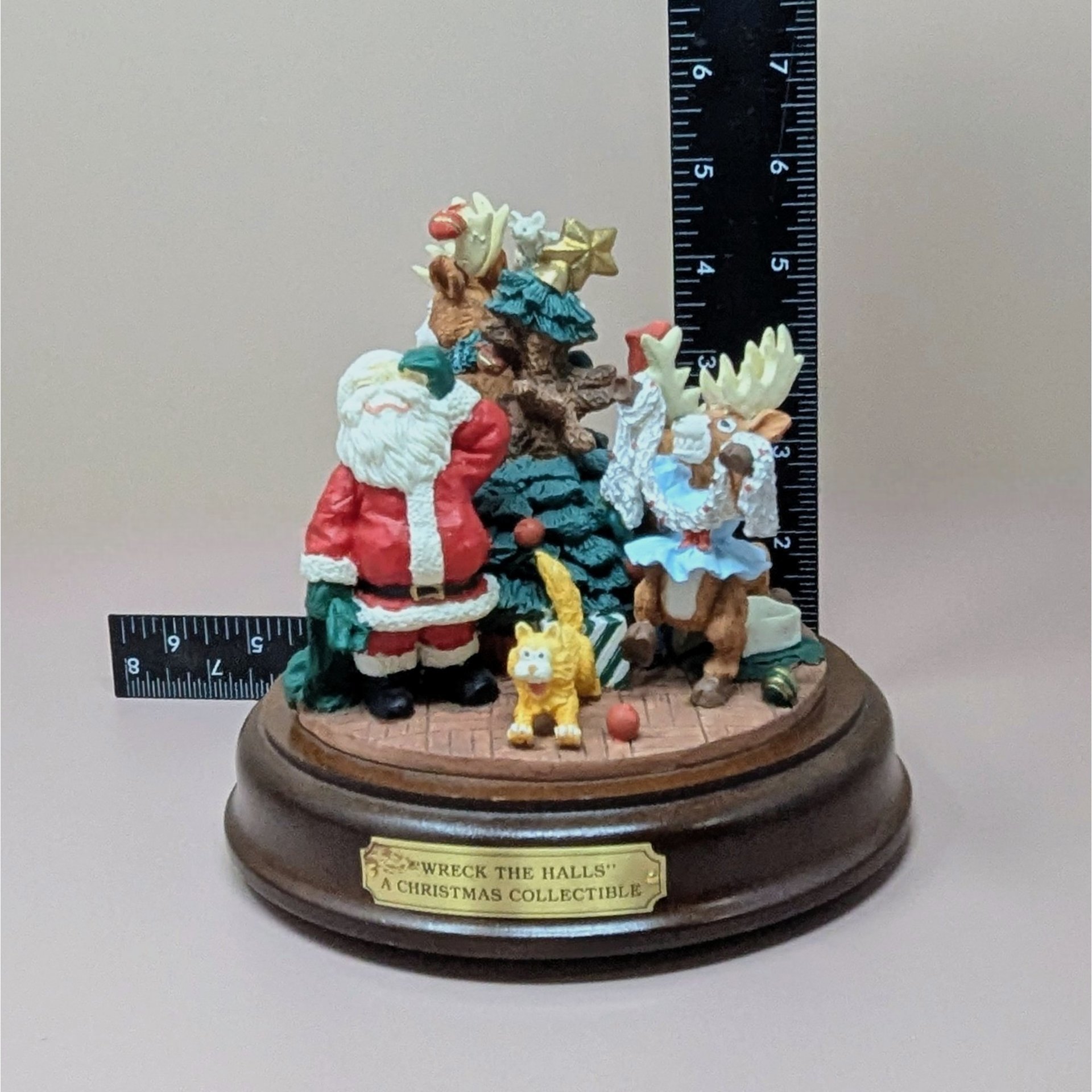 House of Lloyd Wreck the Halls – Vintage Musical Holiday Figurine