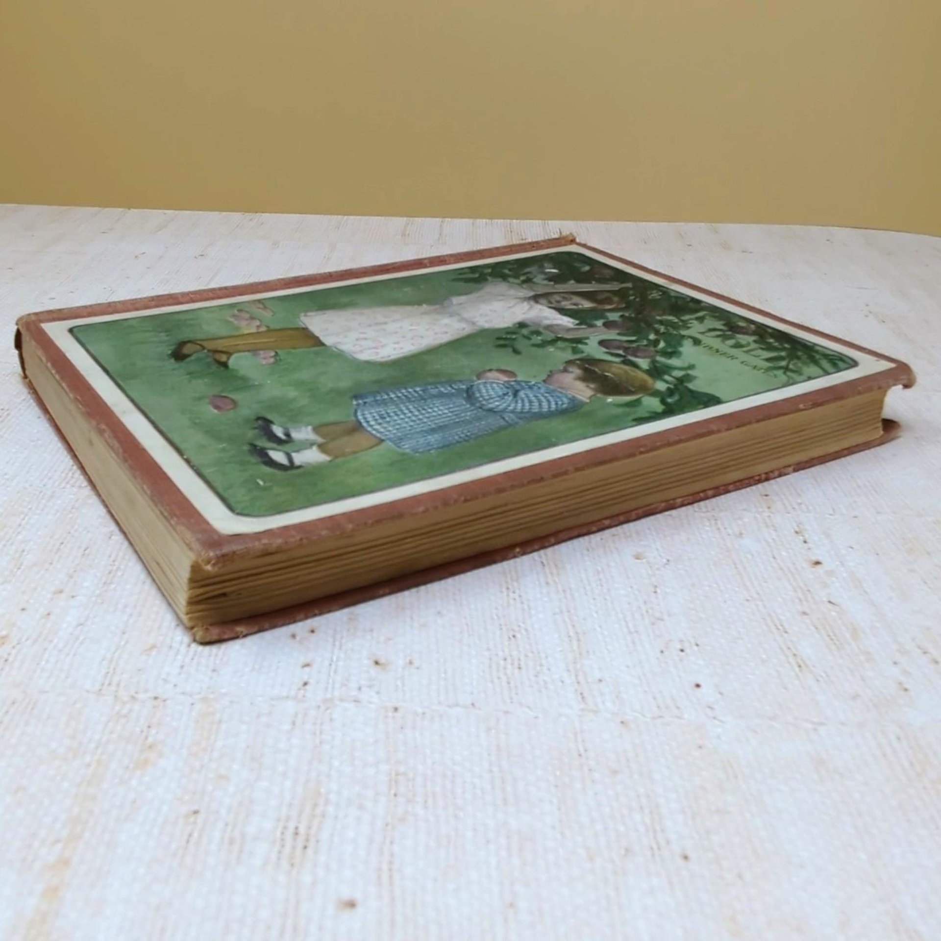 1905 Josephine Scribner Gates: The Story of the Three Dolls – Illustrated Volume