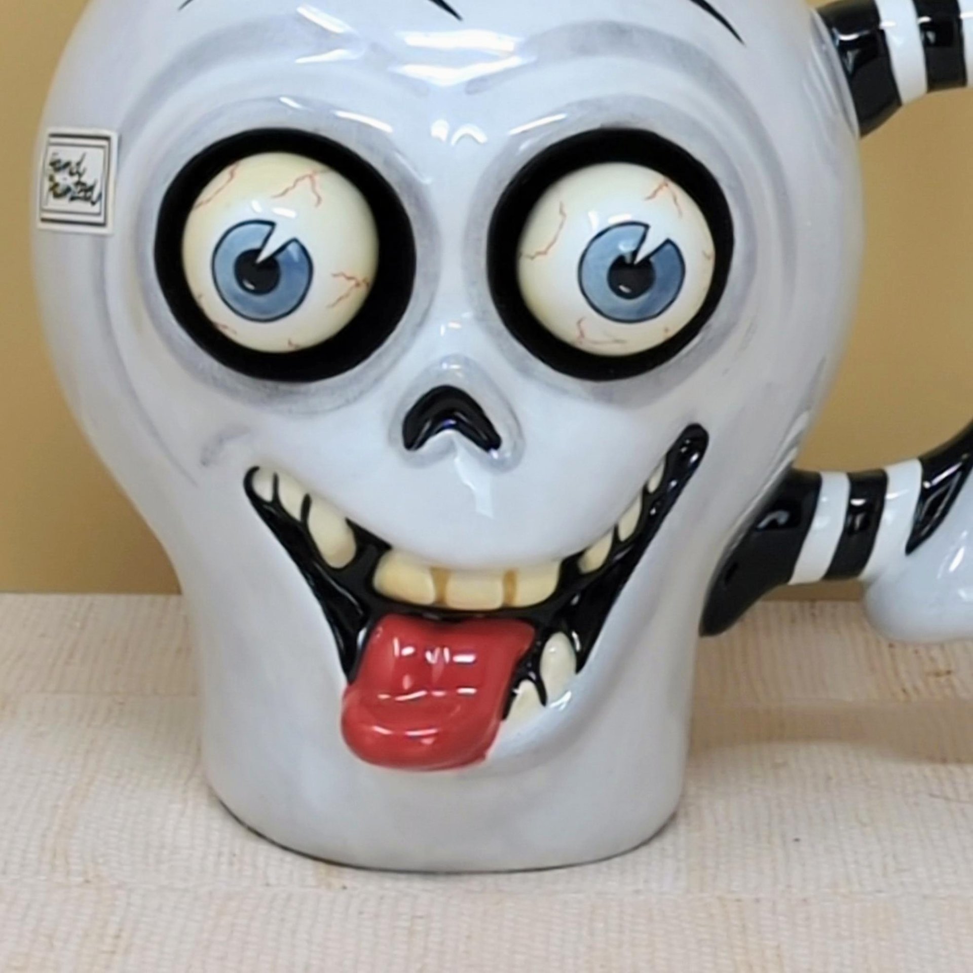 2002 Dept 56 Google Eye Skull Mug