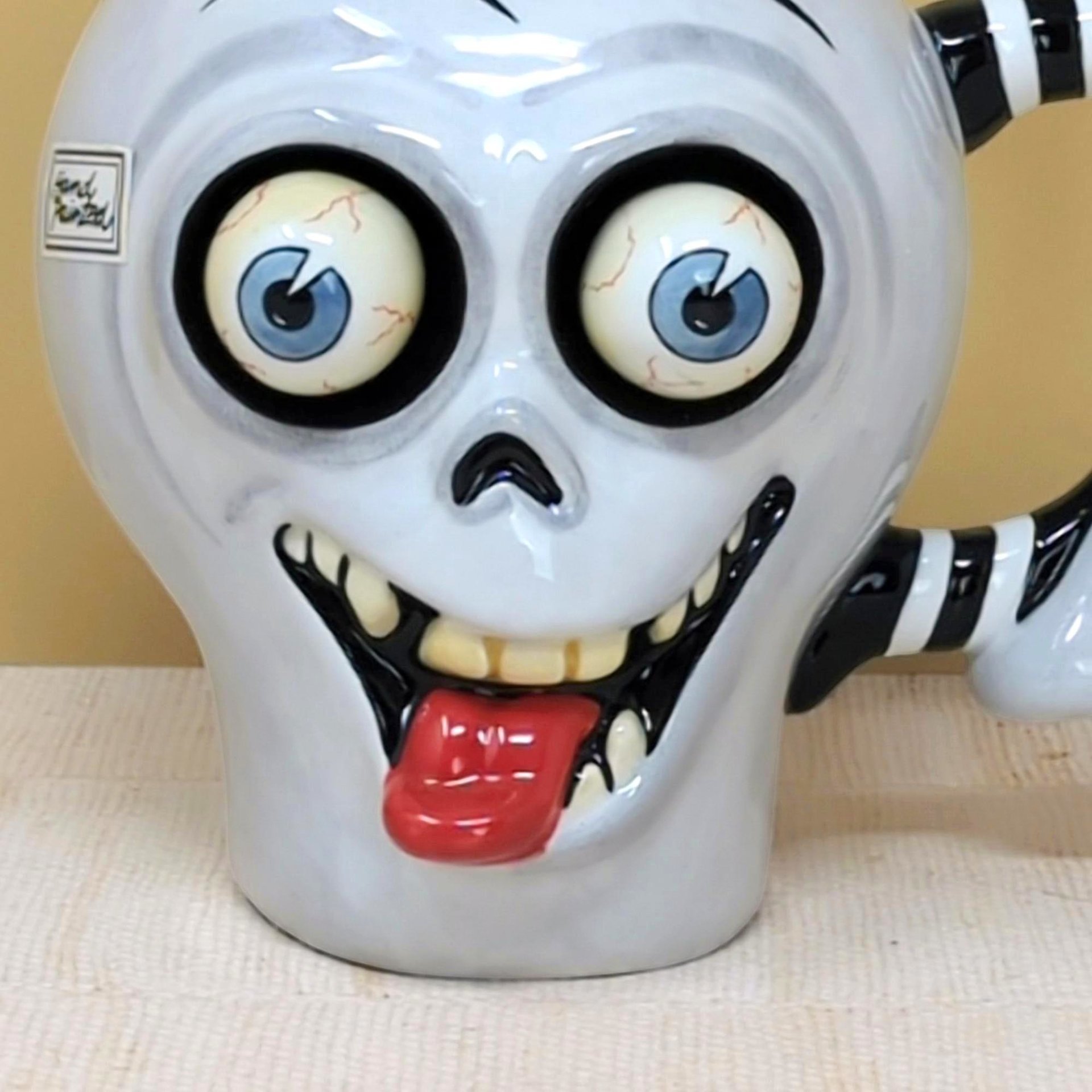 2002 Dept 56 Google Eye Skull Mug