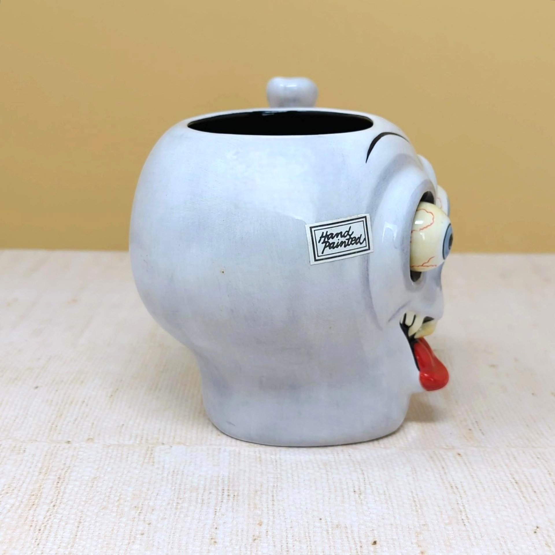 2002 Dept 56 Google Eye Skull Mug
